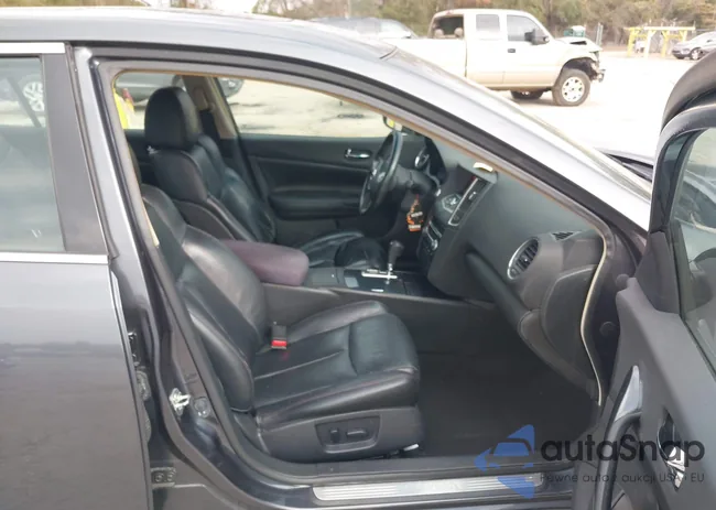 1N4AA5AP6DC832303: 43761728