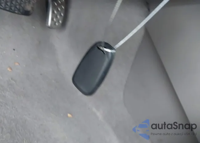 1G1ZB5ST1HF119635: 43761732