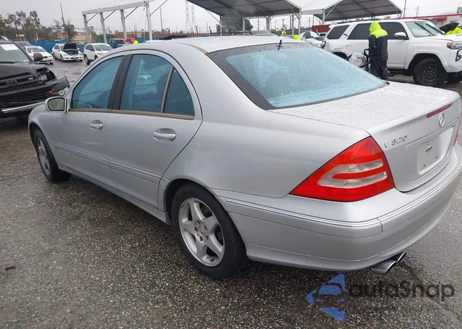 WDBRF64J51F012587: 43761862