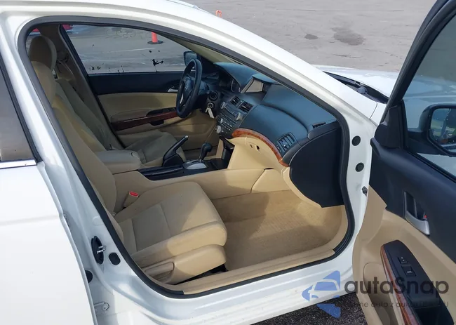 1HGCP2F79BA009058: 43763221