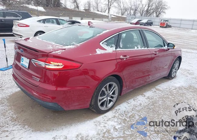 3FA6P0RU4KR137026: 43763352