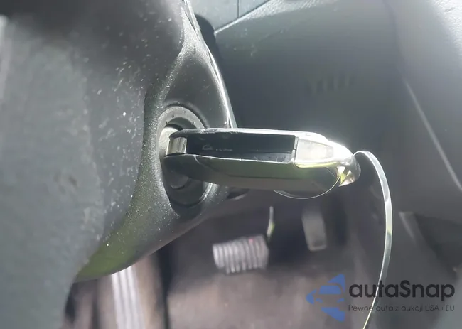 3FA6P0H74FR121717: 43762751