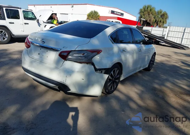 1N4AL3AP2JC116878: 43764600