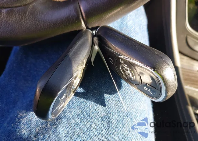 LRBFX1SA4JD018107: 43765417