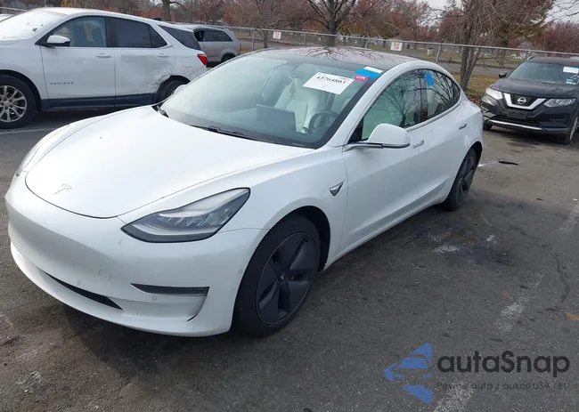 5YJ3E1EB6JF100184: 43764803