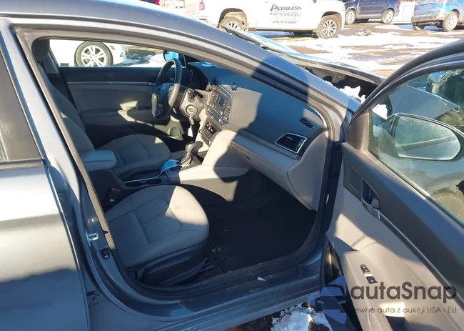 KMHD74LF2HU428687: 43766247