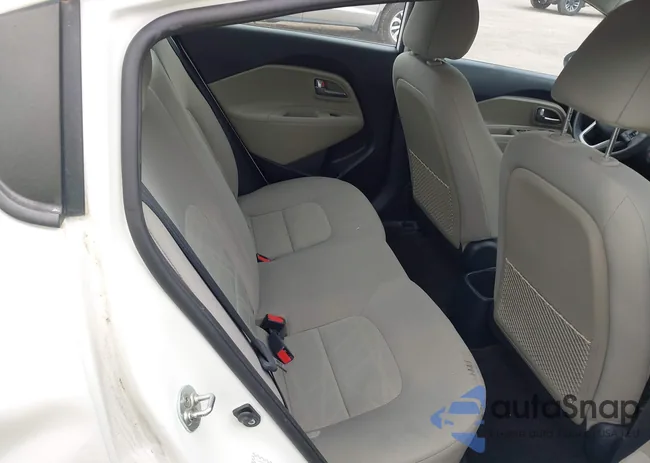 KNADM4A37G6632634: 43766387