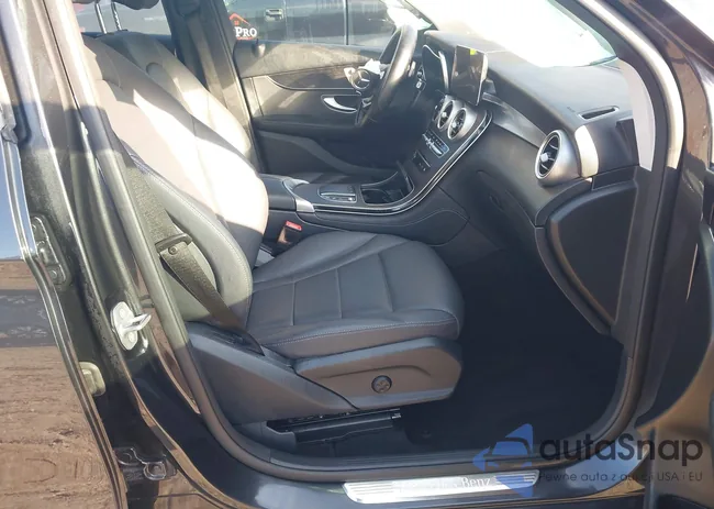 W1N0G8DB3MF898532: 43766473