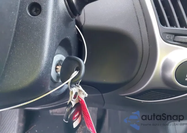 KM8JT3AB2CU393702: 43765589