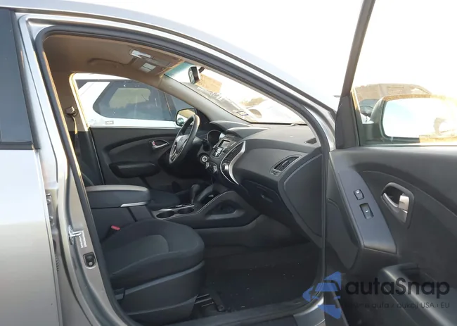 KM8JT3AB2CU393702: 43765589