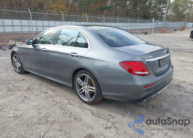 WDDZF4JB9HA114555: 43765743