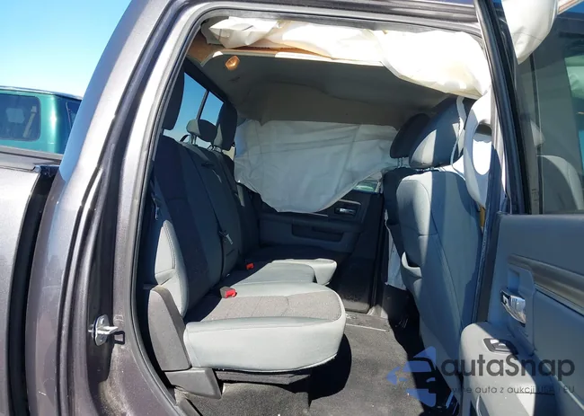 1C6RR7LT0FS768965: 43768132