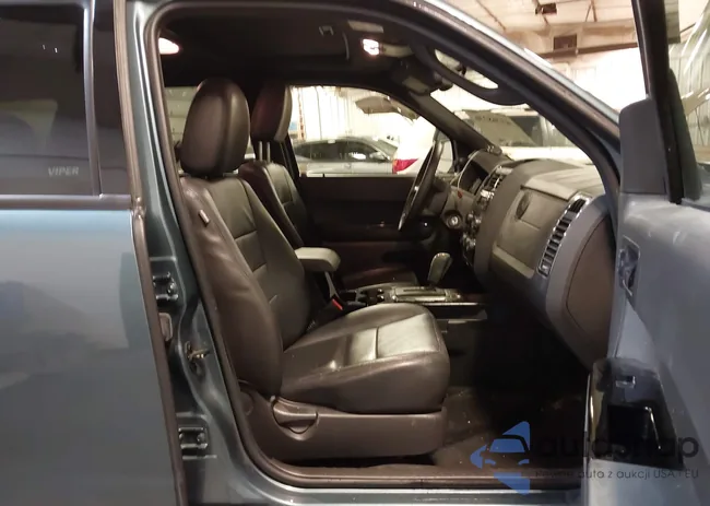 1FMCU9EG5BKB20942: 43768236