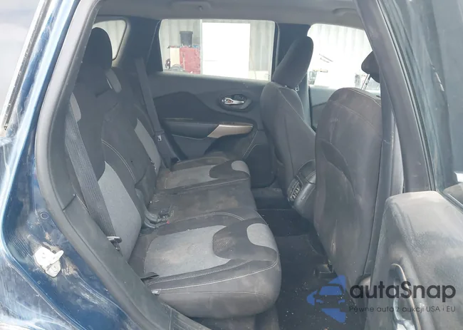 1C4PJLCB3JD563645: 43768465