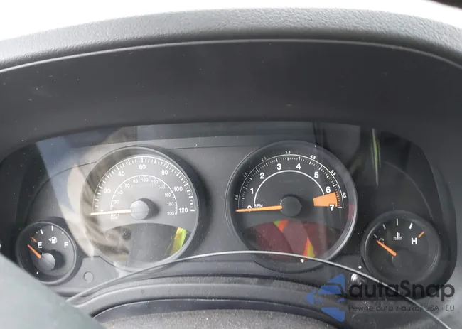 1C4NJCBA8GD524753: 43767748