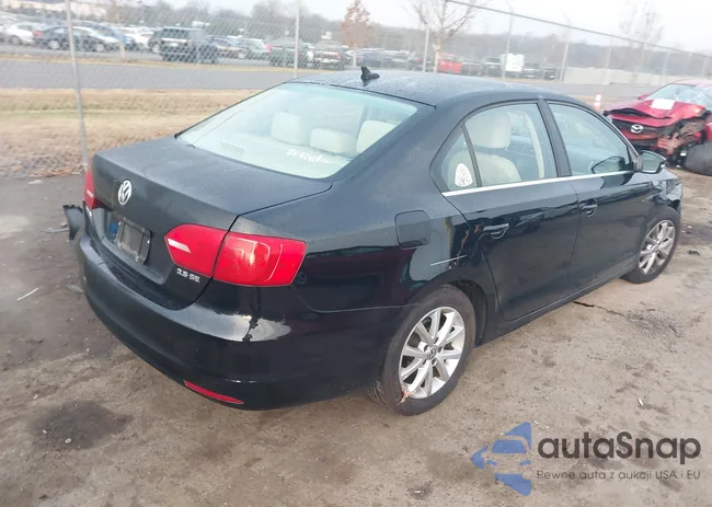 3VWDP7AJ5DM361687: 43768602