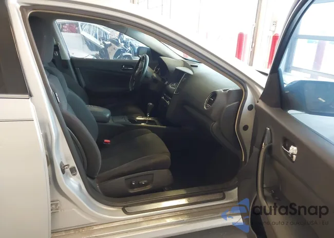 1N4AA5AP1AC853328: 43768733