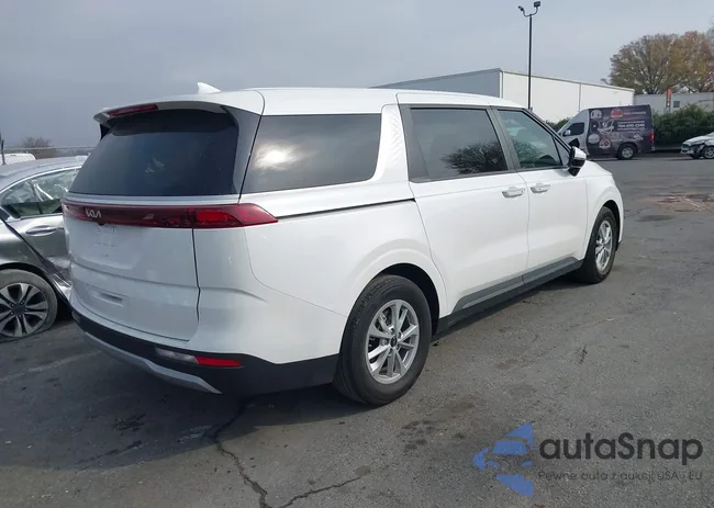 KNDNB4H3XR6448357: 43768758