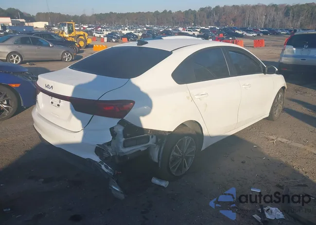 3KPF24AD1RE836420: 43770325