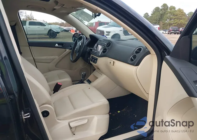 WVGAV7AX5CW557669: 43769731