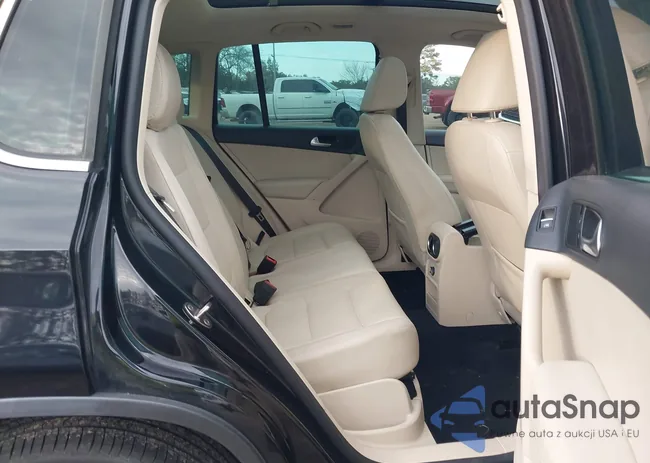 WVGAV7AX5CW557669: 43769731