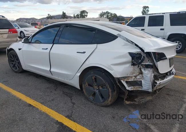 5YJ3E1EA2PF582748: 43771118