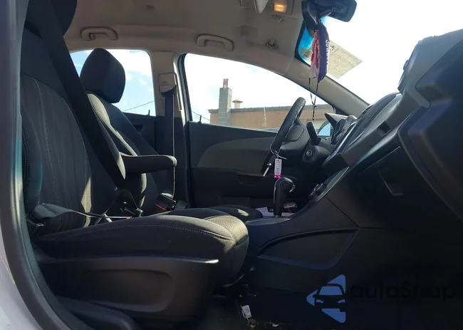 1G1JC5SH0F4218333: 43771189