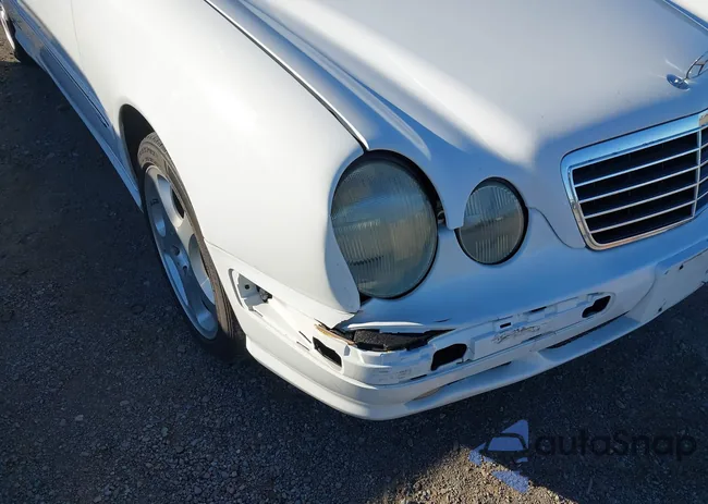 WDBJF70J2YB009267: 43770742