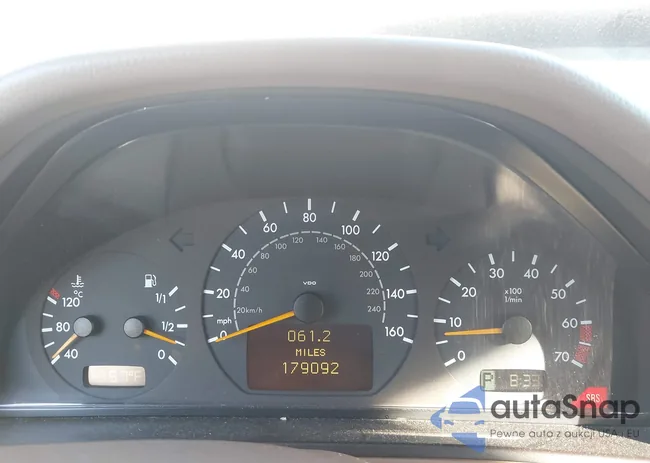 WDBJF70J2YB009267: 43770742