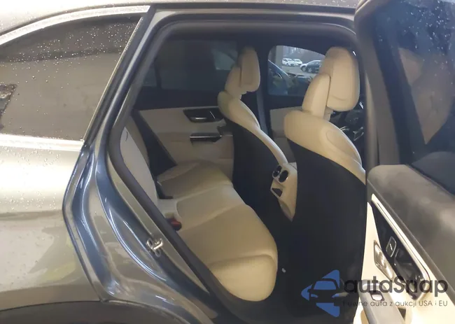 W1NKM4HB4PU030057: 43770758