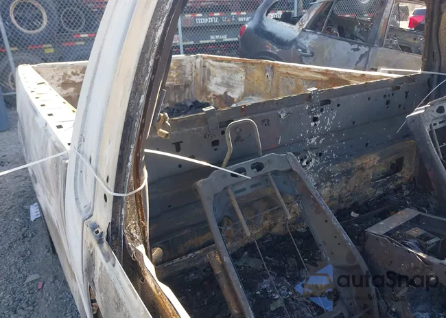 1FTMF1CM8DKD72104: 43773219