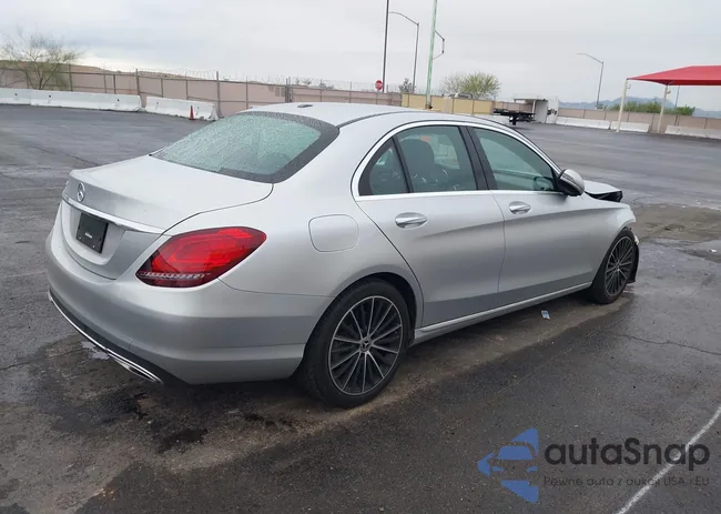 W1KWF8DB4MR628895: 43772659