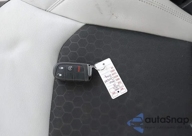 3C4NJDBB9JT142781: 43772673