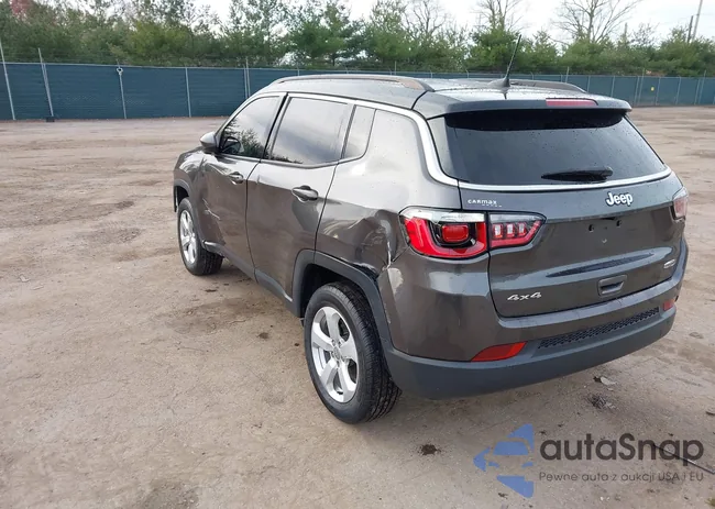 3C4NJDBB9JT142781: 43772673