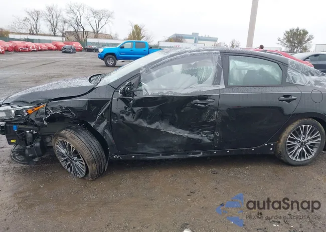 3KPF54AD5PE520927: 43774171