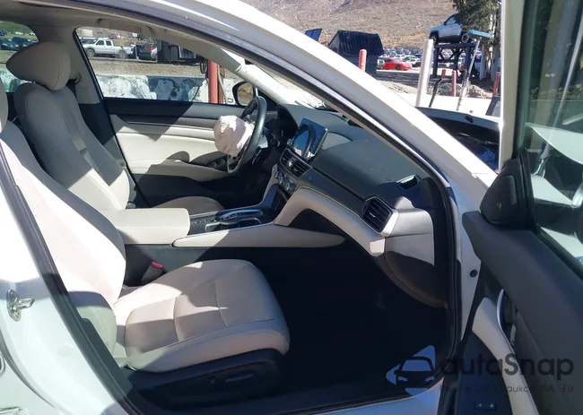 1HGCV3F90KA018535: 43774332