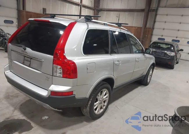 YV4CZ852771365546: 43774465