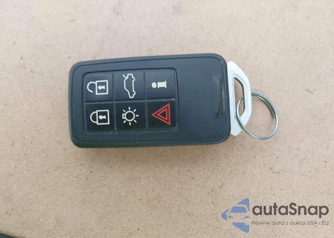 YV4902DZ8D2389876: 43773777