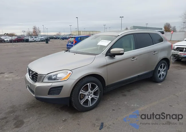 YV4902DZ8D2389876: 43773777