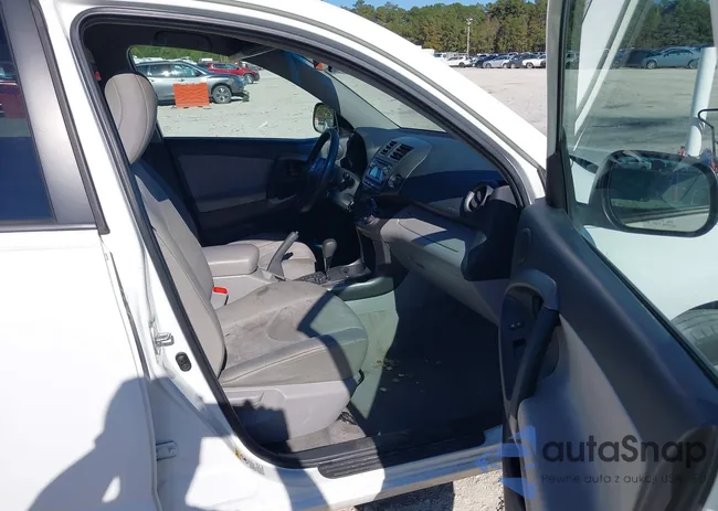 2T3ZF4DV3CW144242: 43775261