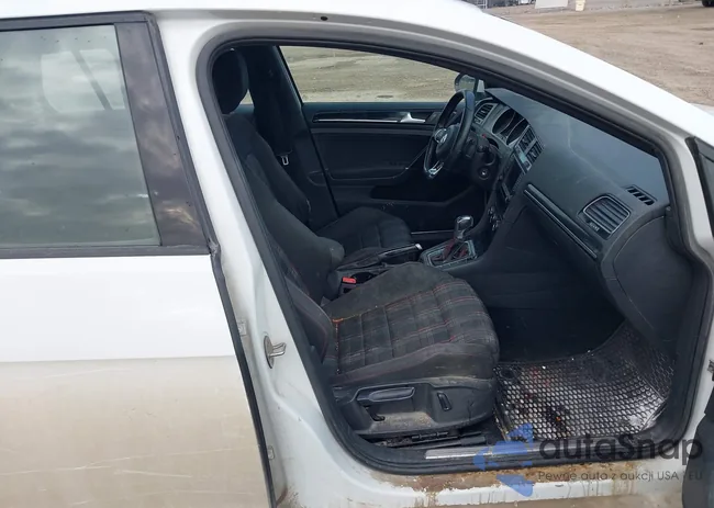 3VW4T7AU2HM075565: 43775559