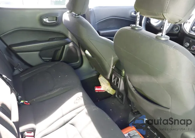 3C4NJCAB9JT411955: 43774581