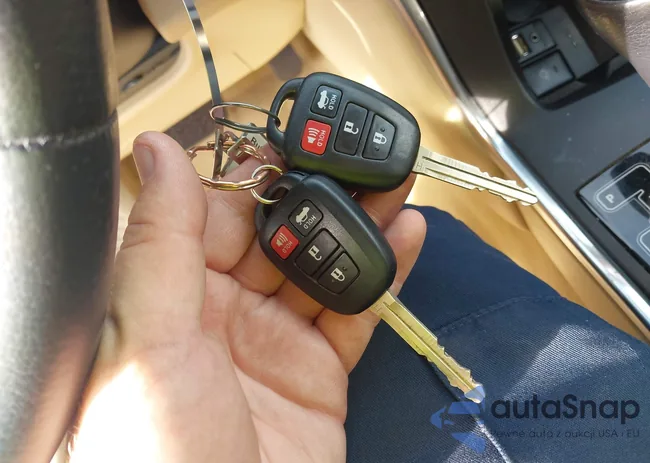 4T1BF1FK8HU793828: 43777370