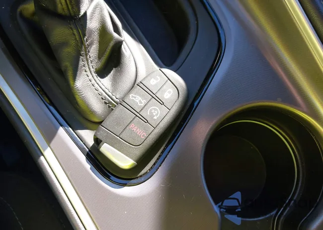 2C3CDZAG9KH750422: 43777438