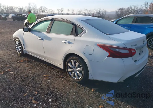 1N4AL3AP1HC165581: 43778061