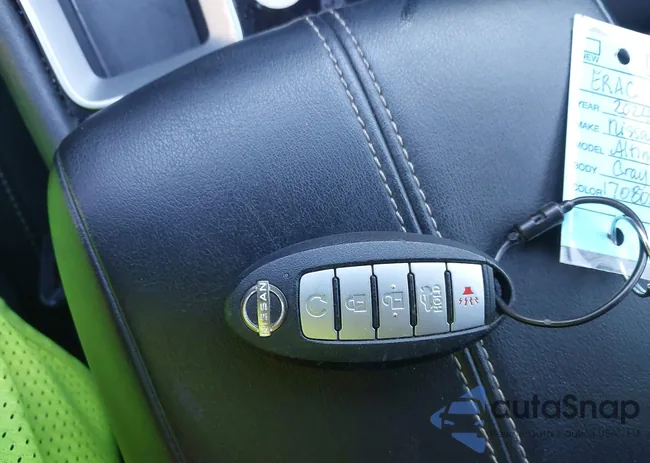 1N4BL4DV4RN313460: 43777597