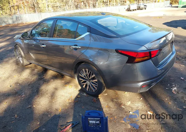 1N4BL4DV4RN313460: 43777597