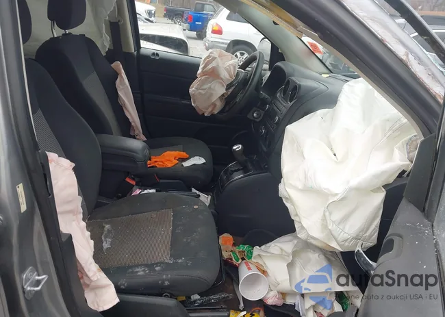 1C4NJDBB7FD225655: 43779033