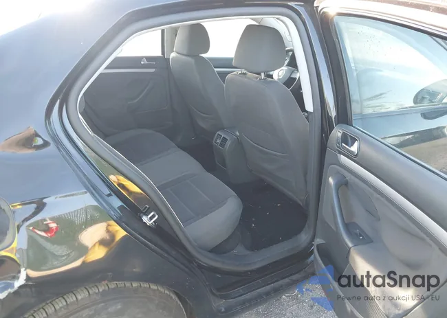 3VWGF71K37M047663: 43779378