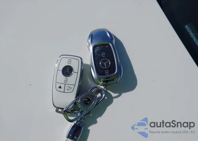 WDDZF4KB2HA025845: 43779961